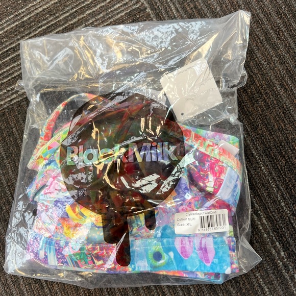 Blackmilk - XL - CRYSTAL MAGIC TWIST CROP - LIMITED - Picture 7 of 9